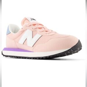 New Balance 237 V1 Lace-Up Sneaker In Pink/Violet
Crush Women's Size 9W NEW